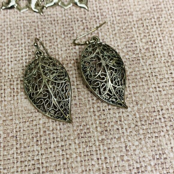 Earring Bundle  - Picture 4 of 4